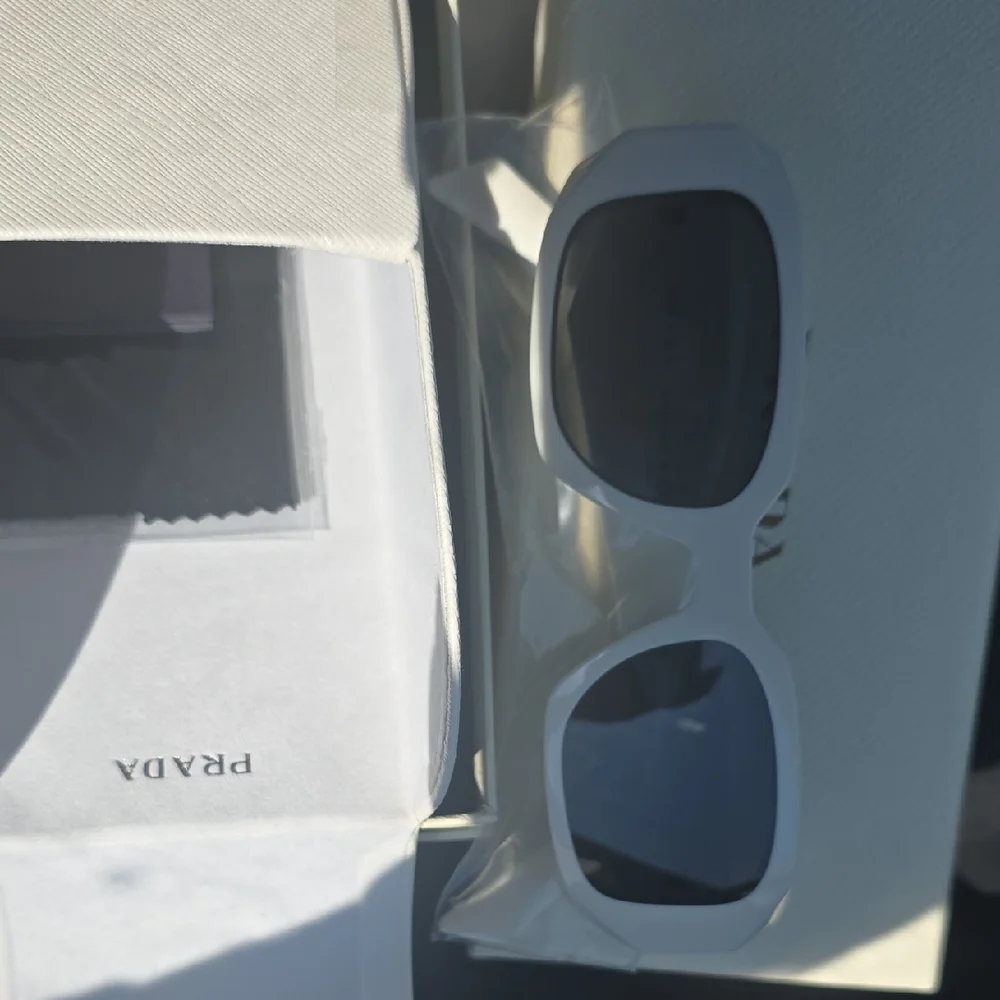 Prada Cream Glasses Case - Picture 6 of 6